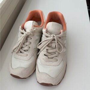 New Balance 574 Women’s 7 Beige Cream Blue Orange Retro Sneakers